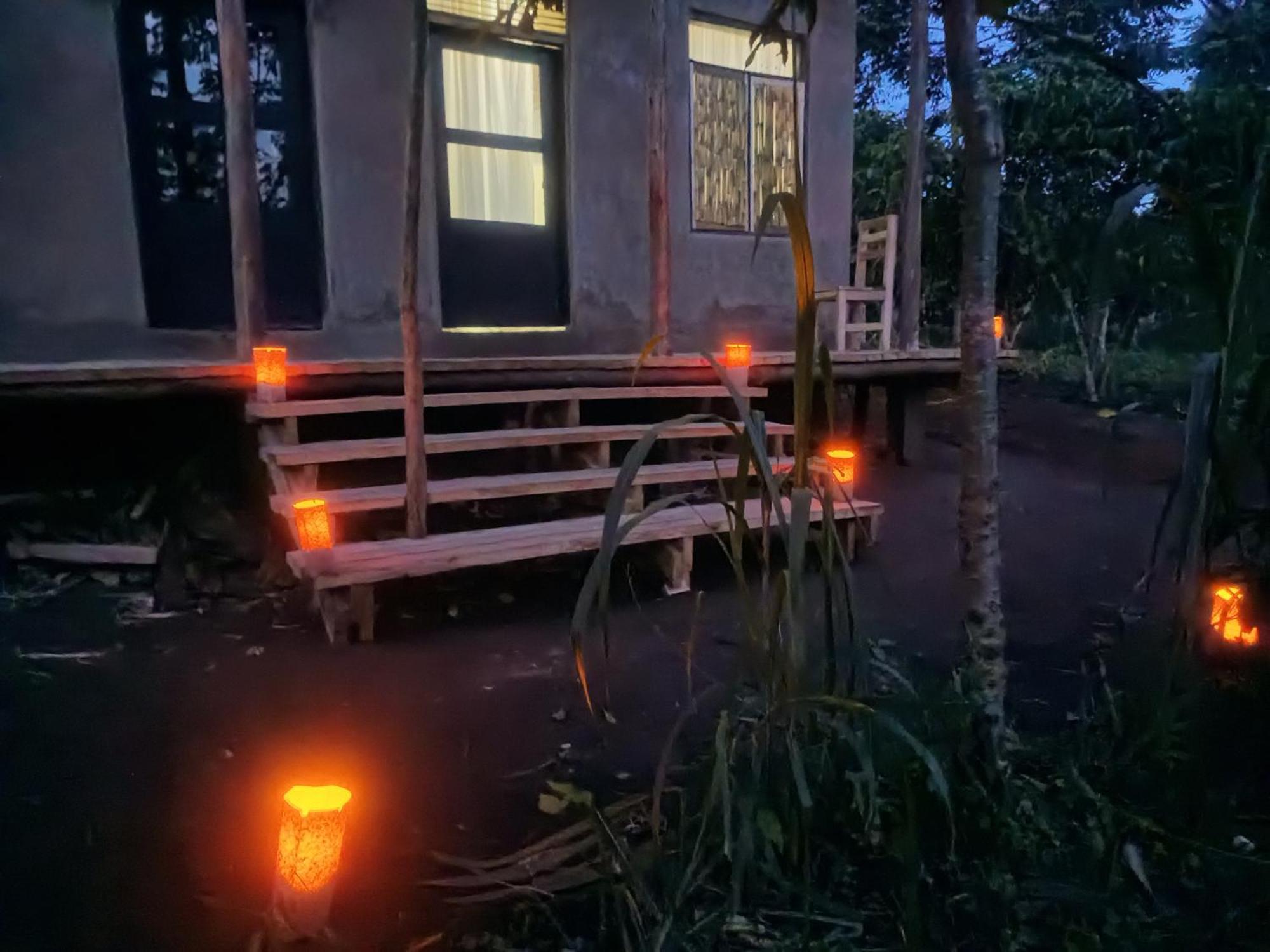 Вілла Kibale River Camp Lake Nyabikere Екстер'єр фото